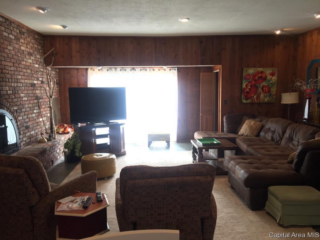 20 Circle Drive Rochester, IL 62563 - Photo 10 of 34