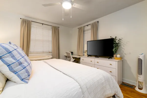 $2,900 | 218 Live Oak Avenue, Charleston, SC 29407