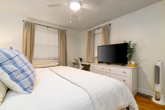 $2,900 | 218 Live Oak Avenue, Charleston, SC 29407