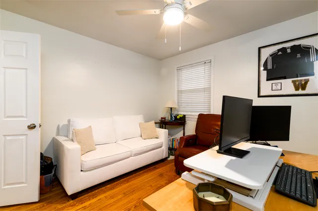 $2,900 | 218 Live Oak Avenue, Charleston, SC 29407