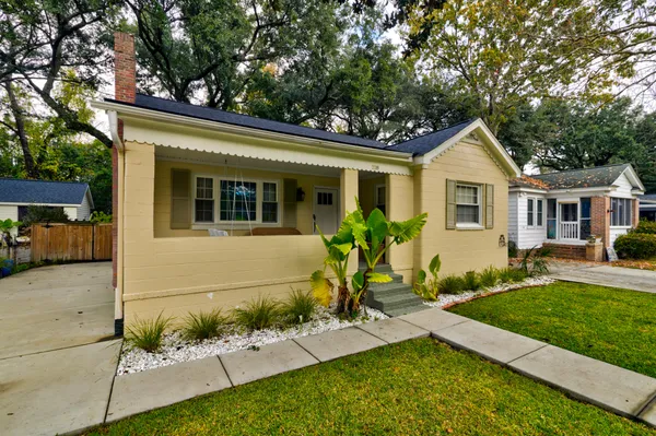 $2,900 | 218 Live Oak Avenue, Charleston, SC 29407