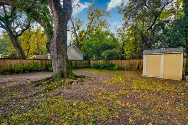 $2,900 | 218 Live Oak Avenue, Charleston, SC 29407