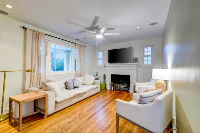 $2,900 | 218 Live Oak Avenue, Charleston, SC 29407