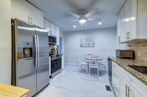 $2,900 | 218 Live Oak Avenue, Charleston, SC 29407