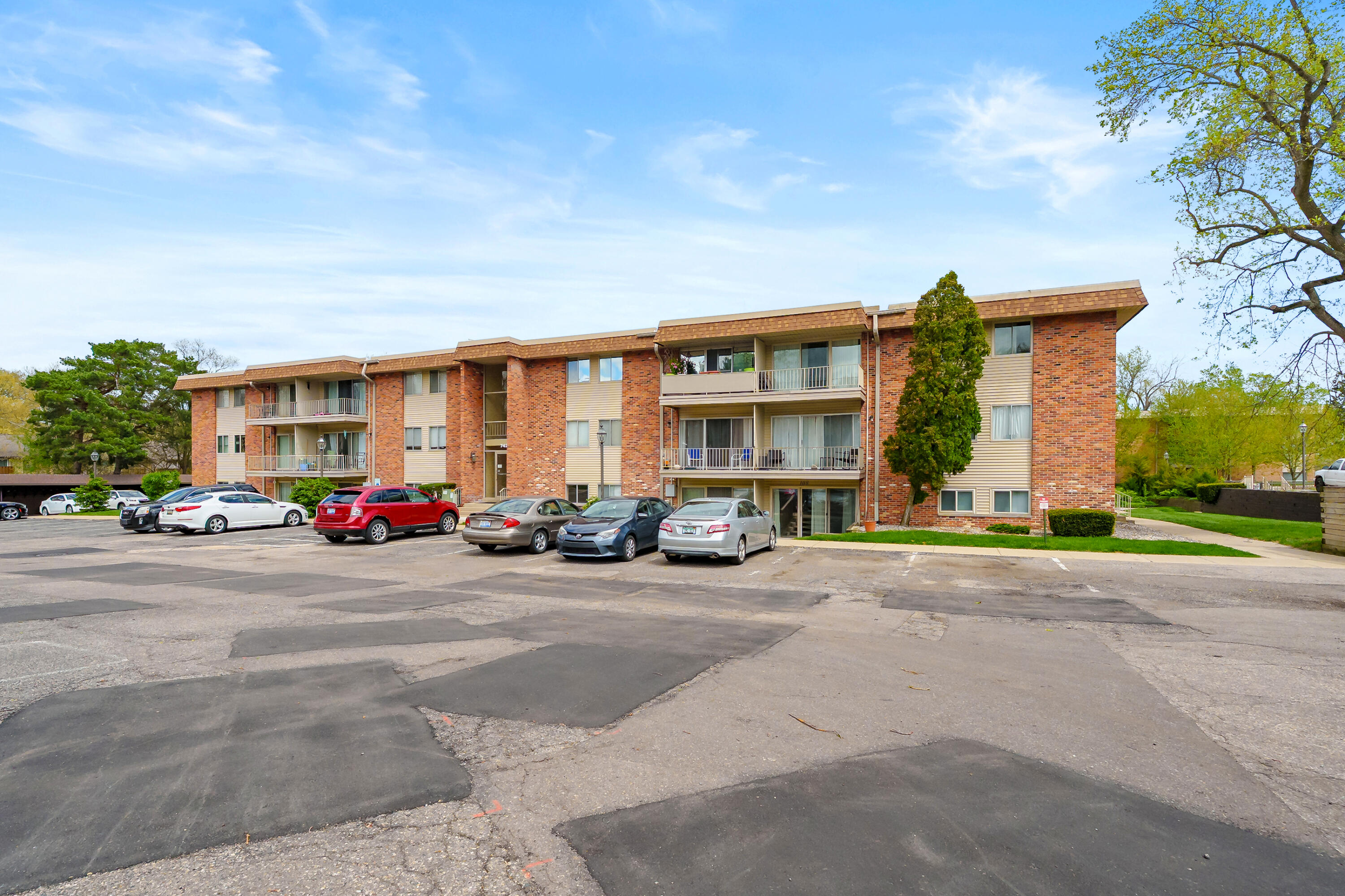 Kilgore Rd W 742 Unit 307 Kalamazoo 4900