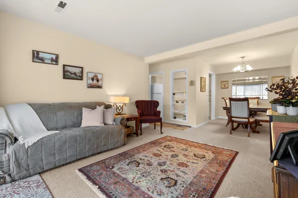 $112,500 | 742 West Kilgore Road, Unit 307, Kalamazoo, MI 49008