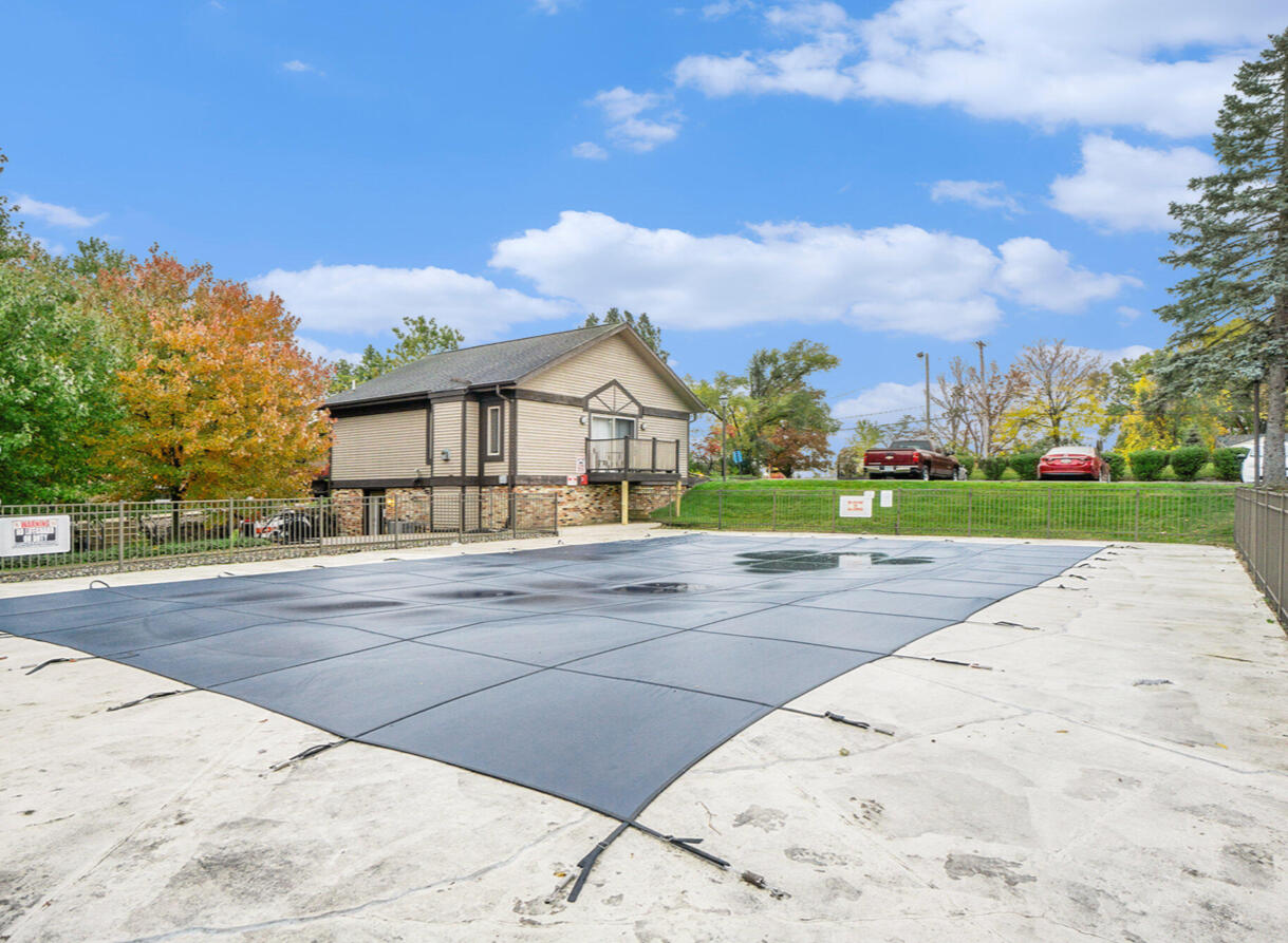 742 West Kilgore Road, Unit 307 Kalamazoo, MI 49008 - Photo 30 of 36 IMG_2765