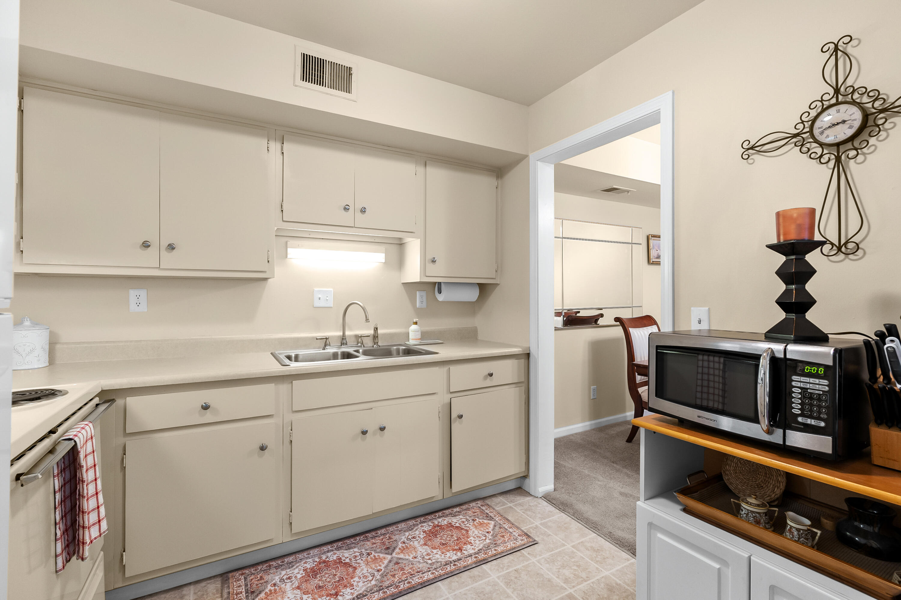 742 West Kilgore Road, Unit 307 Kalamazoo, MI 49008 - Photo 5 of 36 Kilgore Rd W 742 Unit 307 Kalamazoo 4900
