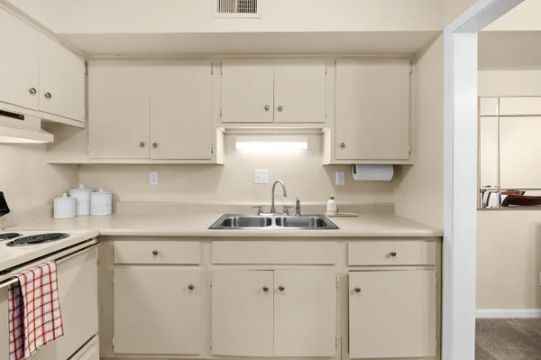 $112,500 | 742 West Kilgore Road, Unit 307, Kalamazoo, MI 49008