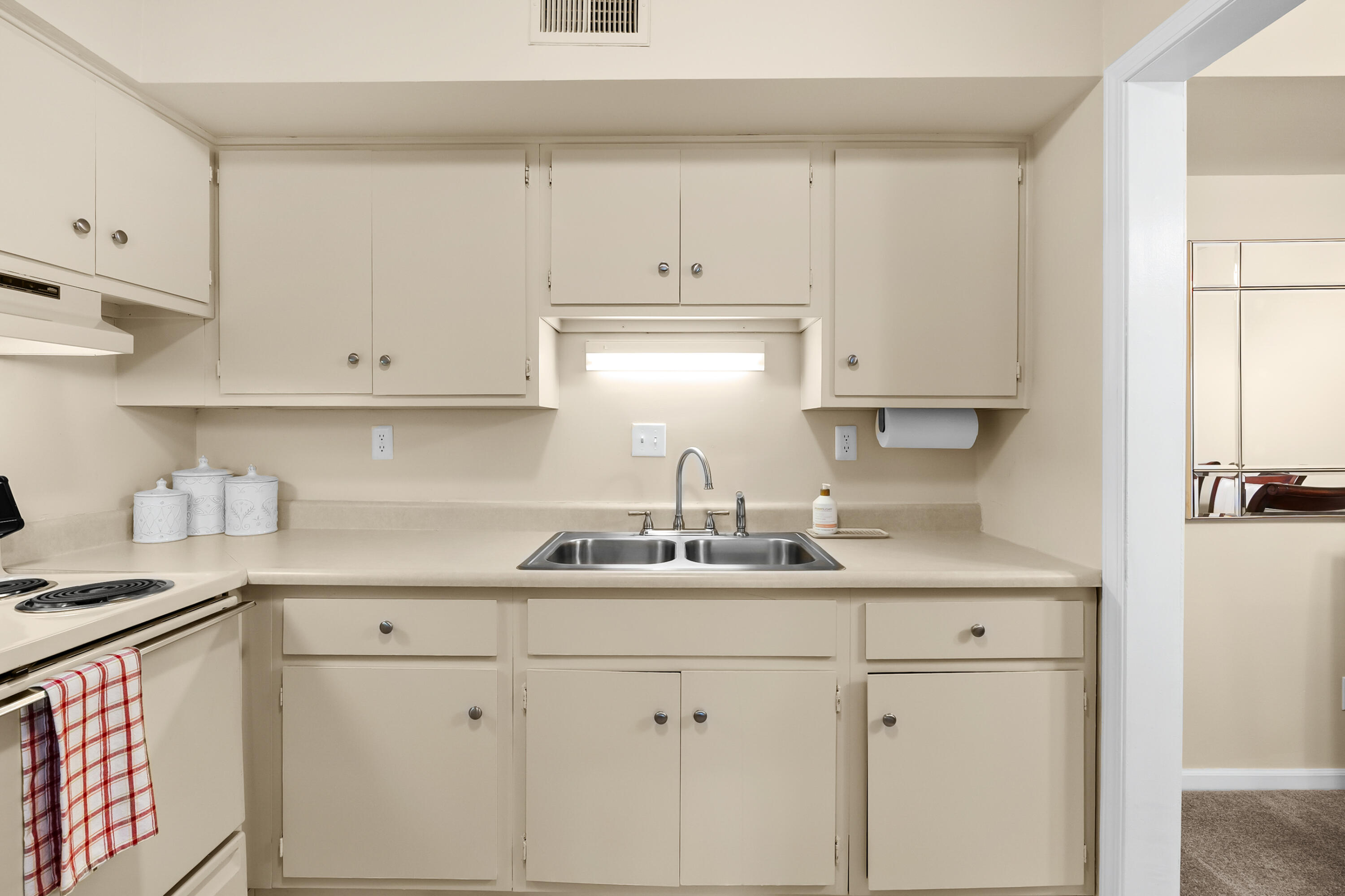 742 West Kilgore Road, Unit 307 Kalamazoo, MI 49008 - Photo 6 of 36 Kilgore Rd W 742 Unit 307 Kalamazoo 4900