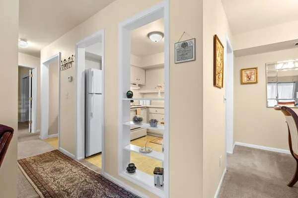 $112,500 | 742 West Kilgore Road, Unit 307, Kalamazoo, MI 49008