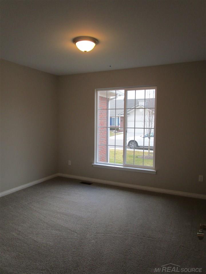 47384 Mariners New Baltimore, MI 48051 - Photo 17 of 19