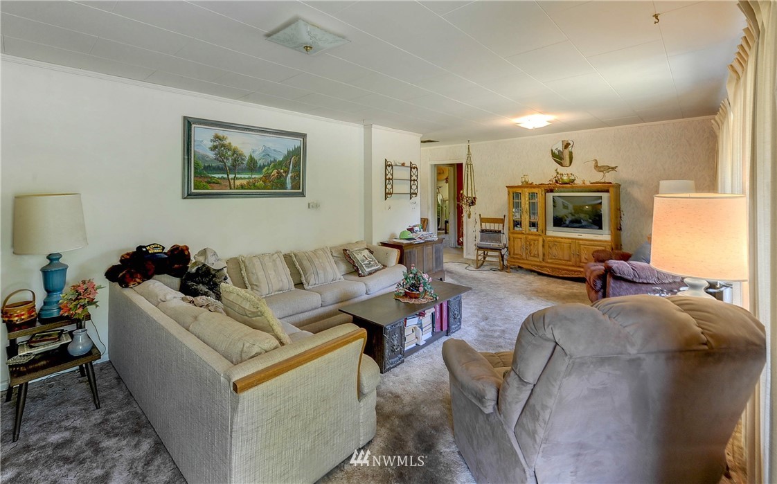 7208 Lower Ridge Road Everett, WA 98203 - Photo 2 of 24