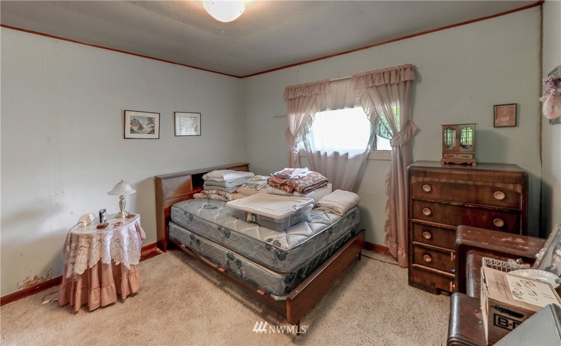 7208 Lower Ridge Road Everett, WA 98203 - Photo 8 of 24