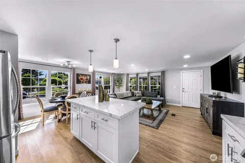 $199,880 | 5900 64th Street Northeast, Unit 6, Marysville, WA 98270