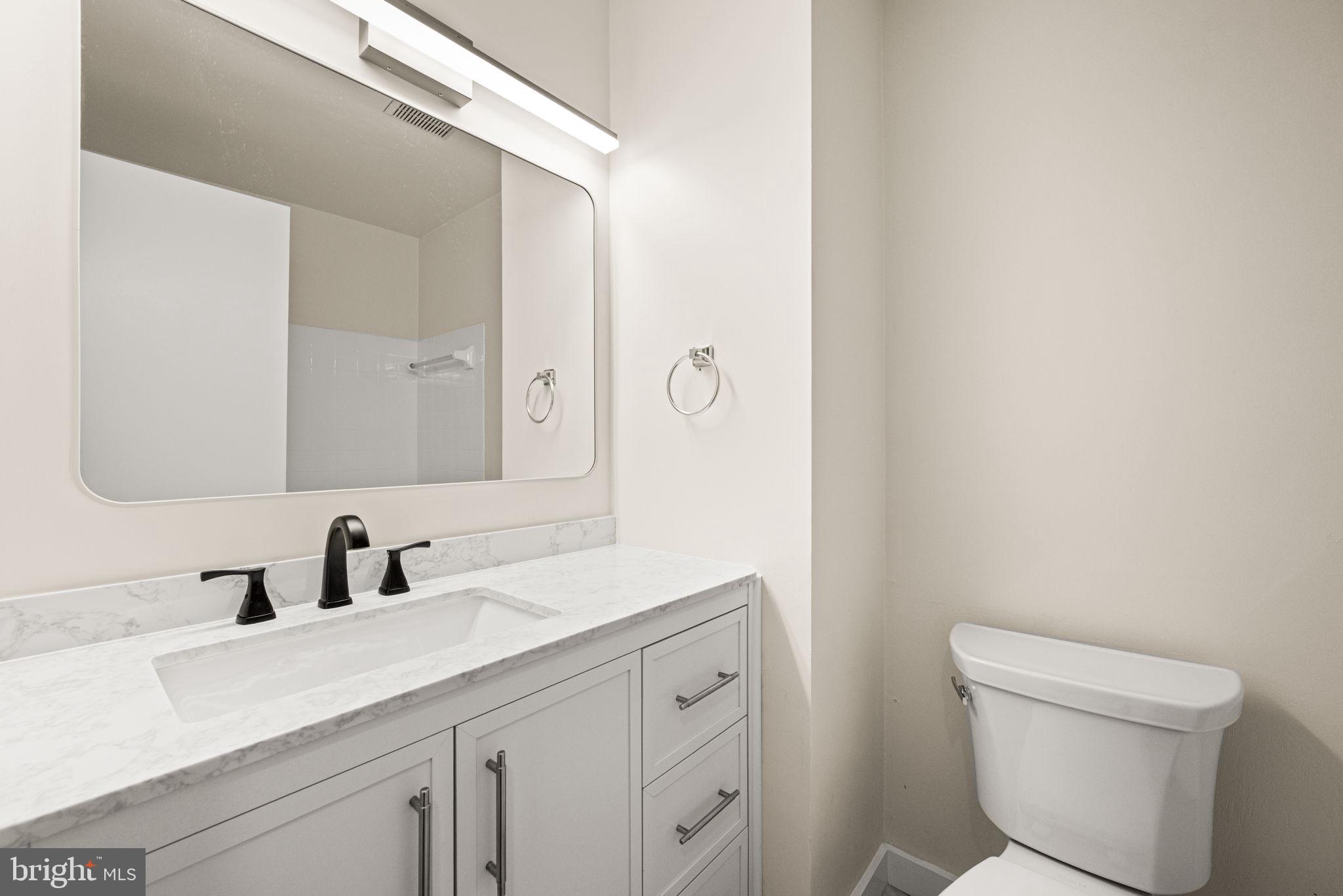9578 State Rd., Unit A Philadelphia, PA 19114 - Photo 11 of 25 Hallway bathroom/full bath