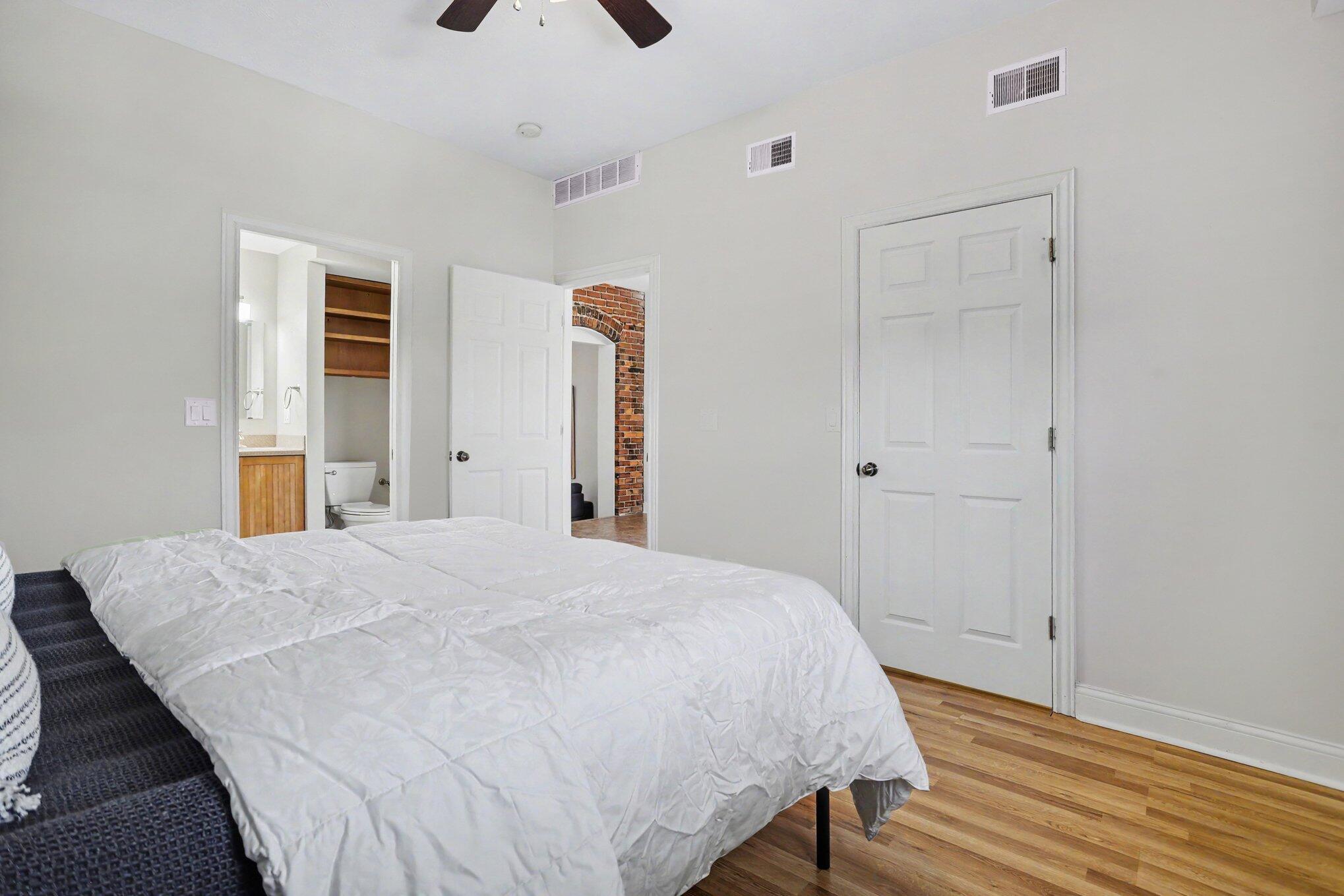 163 Portage Street Kalamazoo, MI 49007 - Photo 20 of 28 015_file_6730