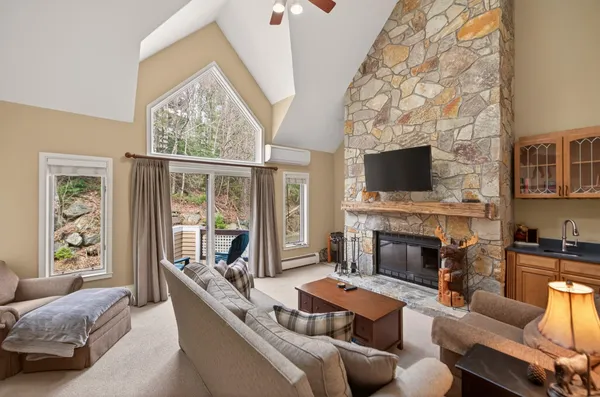 $875,000 | 1 D Northbrook Vlg Way, Unit 8, West Dover, VT 05356
