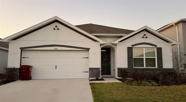 $2,700 | 3410 Ivy Holw Drive, Plant City, FL 33565