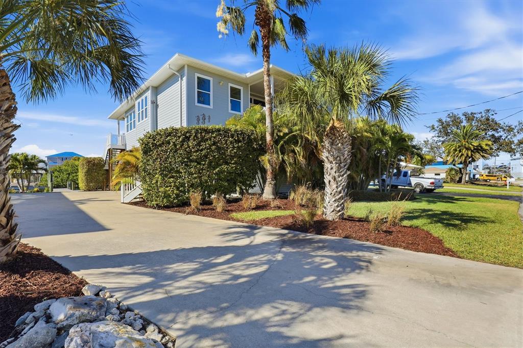 13875 Hatcher Avenue Hudson, FL 34667 - Photo 2 of 85