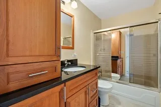 $3,400 | 35 Buckingham Lane, Buffalo Grove, IL 60089