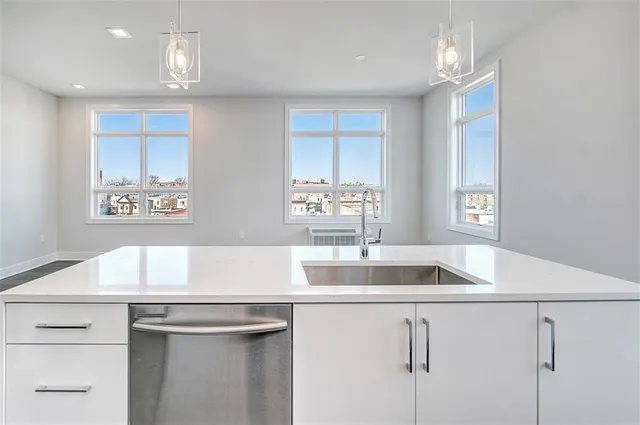 $3,750 | 119 Peter Street, Unit 604, Union City, NJ 07087