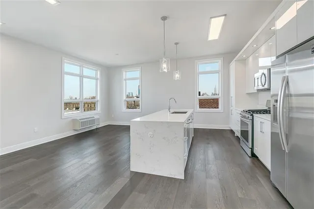 $3,750 | 119 Peter Street, Unit 604, Union City, NJ 07087