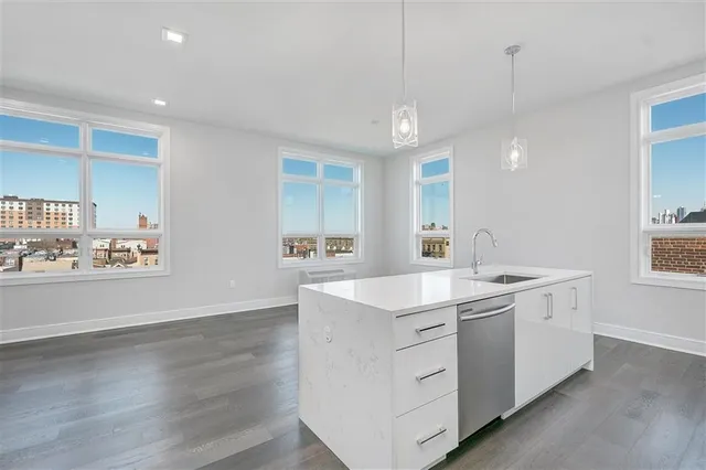 $3,750 | 119 Peter Street, Unit 604, Union City, NJ 07087