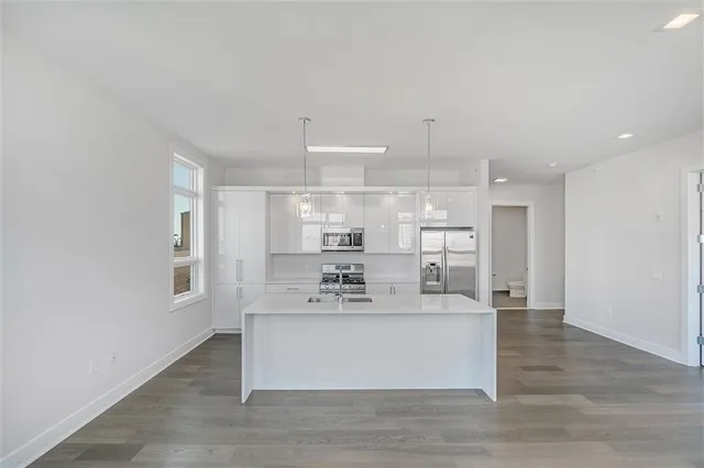 $3,750 | 119 Peter Street, Unit 604, Union City, NJ 07087