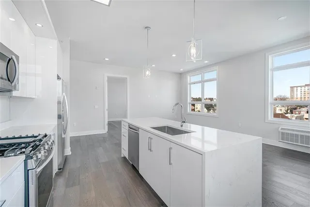 $3,750 | 119 Peter Street, Unit 604, Union City, NJ 07087