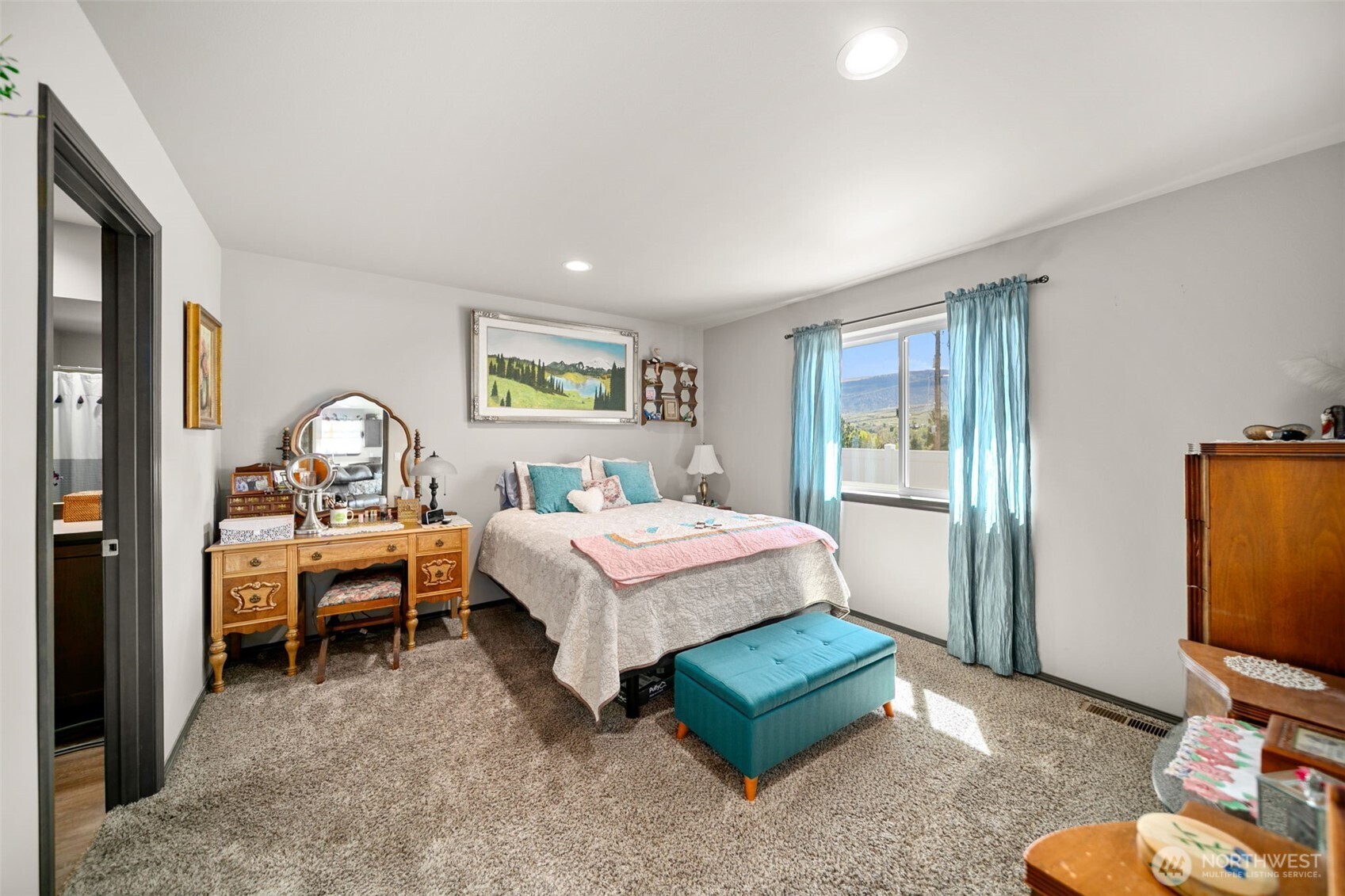 2314 Southeast Marlette Road East Wenatchee, WA 98802 - Photo 15 of 29 a bedroom with a bed and a window