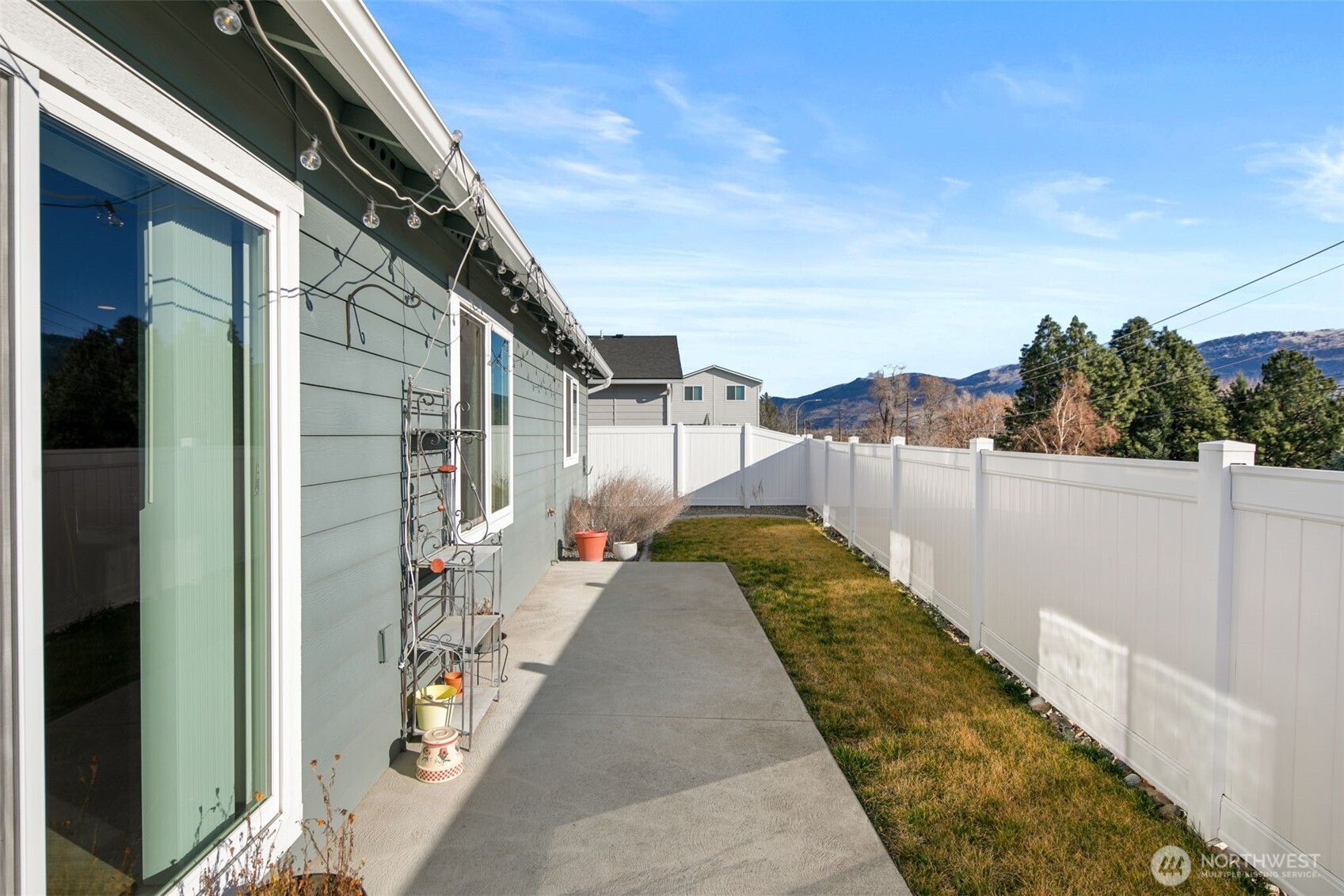 2314 Southeast Marlette Road East Wenatchee, WA 98802 - Photo 25 of 27 a view of swimming pool with a patio