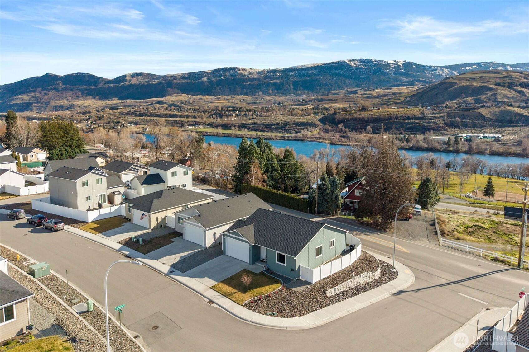 2314 Southeast Marlette Road East Wenatchee, WA 98802 - Photo 29 of 29 a view of a lake with a mountain