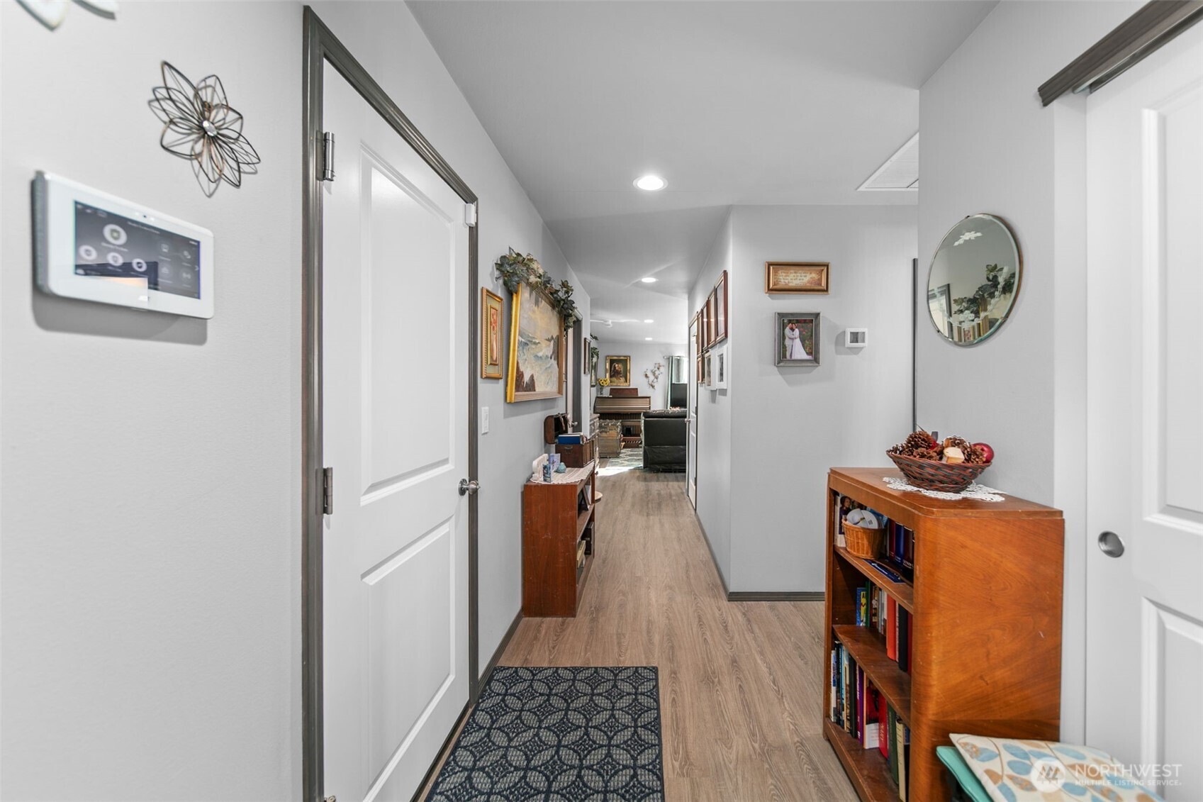 2314 Southeast Marlette Road East Wenatchee, WA 98802 - Photo 4 of 27 a view of a hallway with furniture and entryway