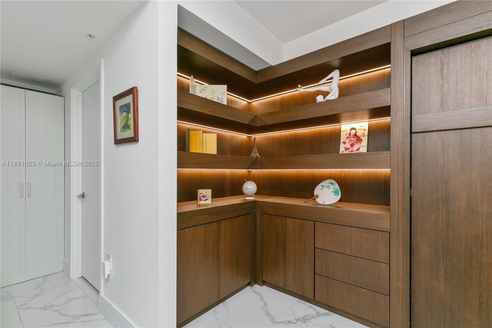 300 Sunny Isles Boulevard, Unit 41607 Sunny Isles Beach, FL 33160 - Photo 34 of 73