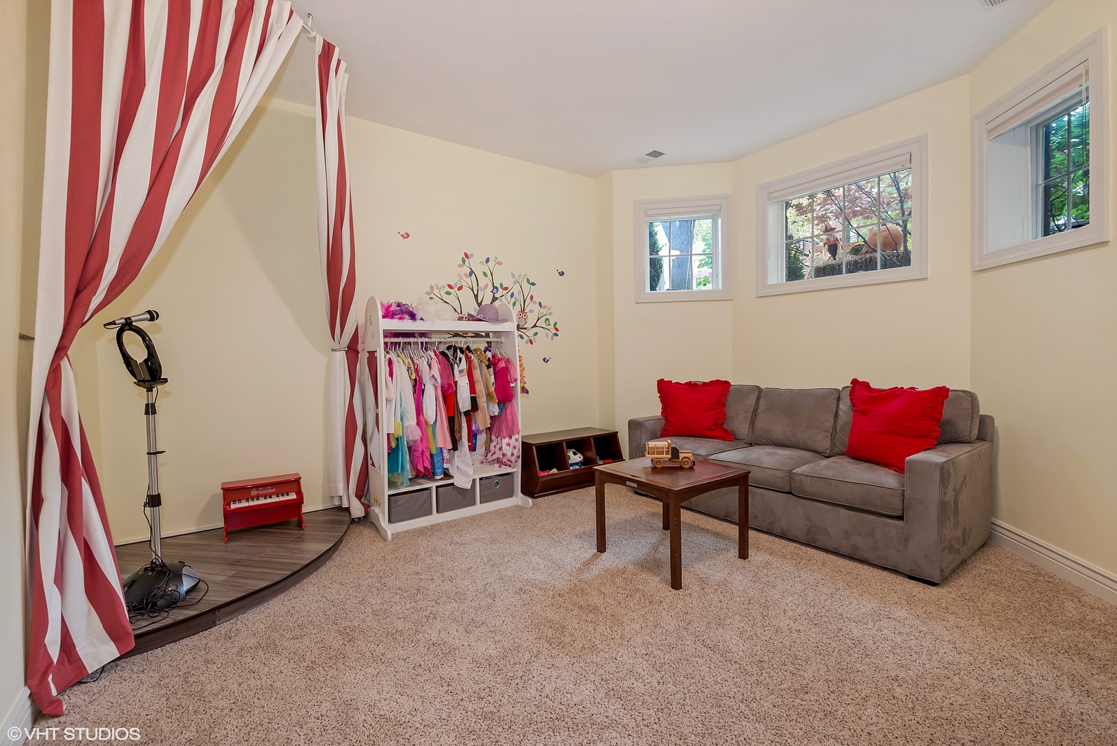 1834 West School Street Chicago, IL 60657 - Photo 16 of 21 a living room with furniture and a flat screen tv