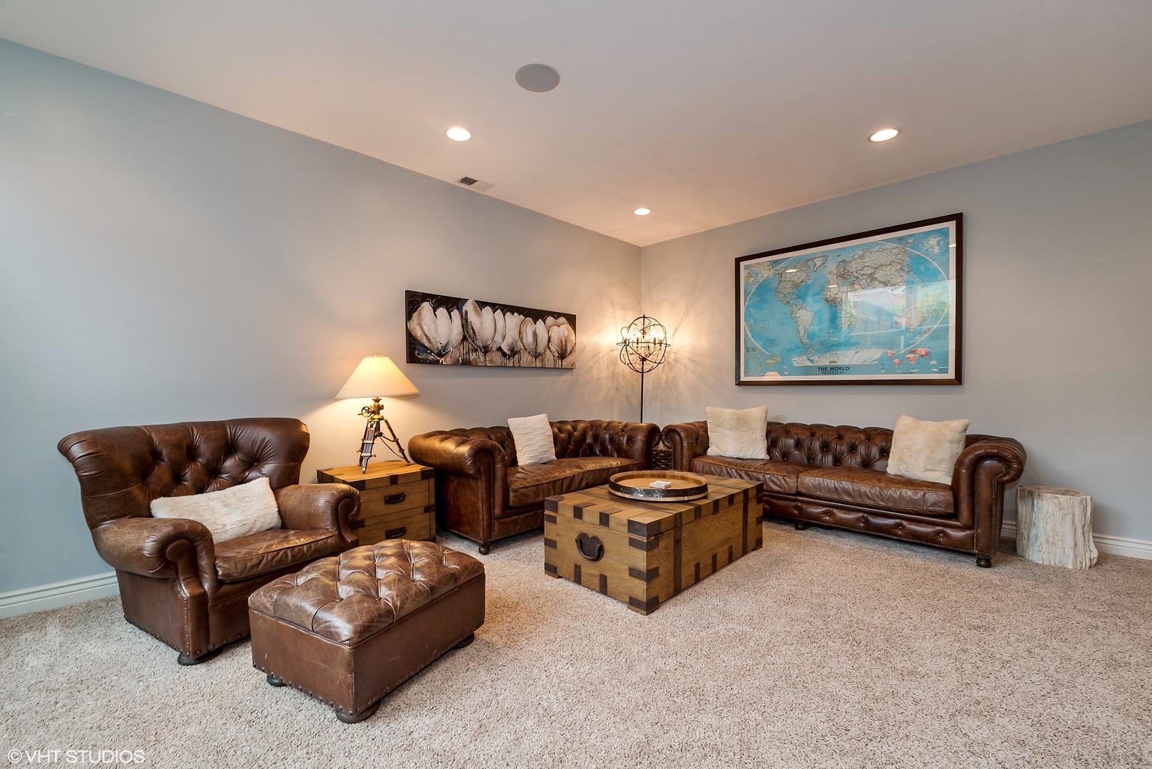 1834 West School Street Chicago, IL 60657 - Photo 10 of 21 a living room with furniture