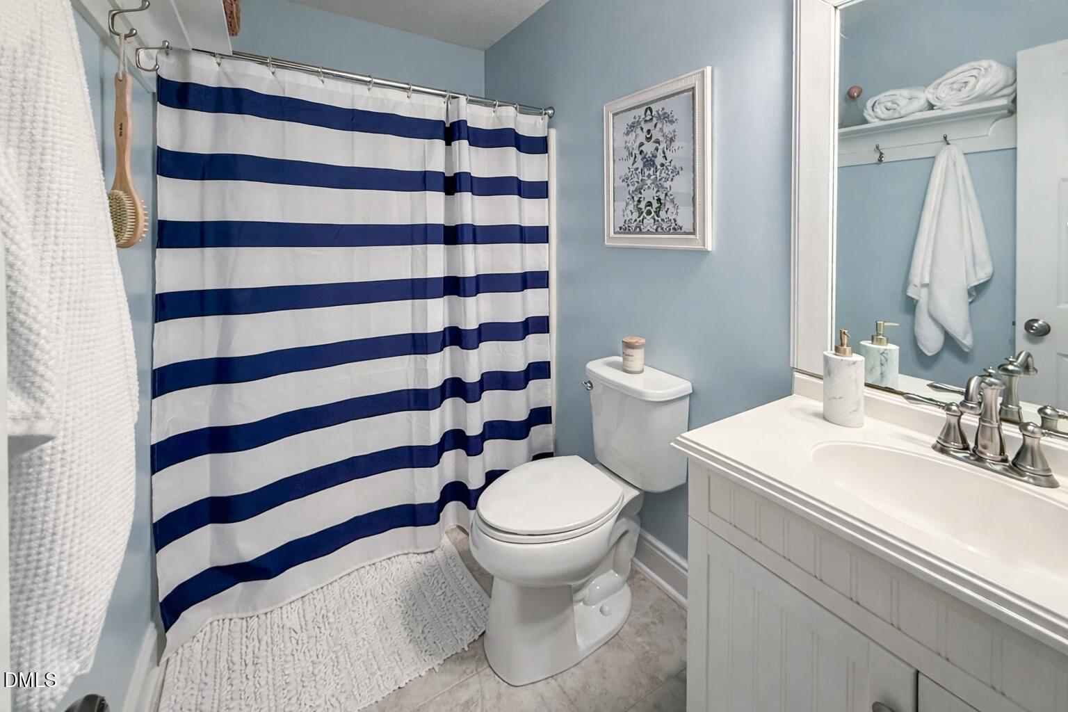 102 Briarcliff Street Apex, NC 27502 - Photo 21 of 28 102 Briarcliff bath impage