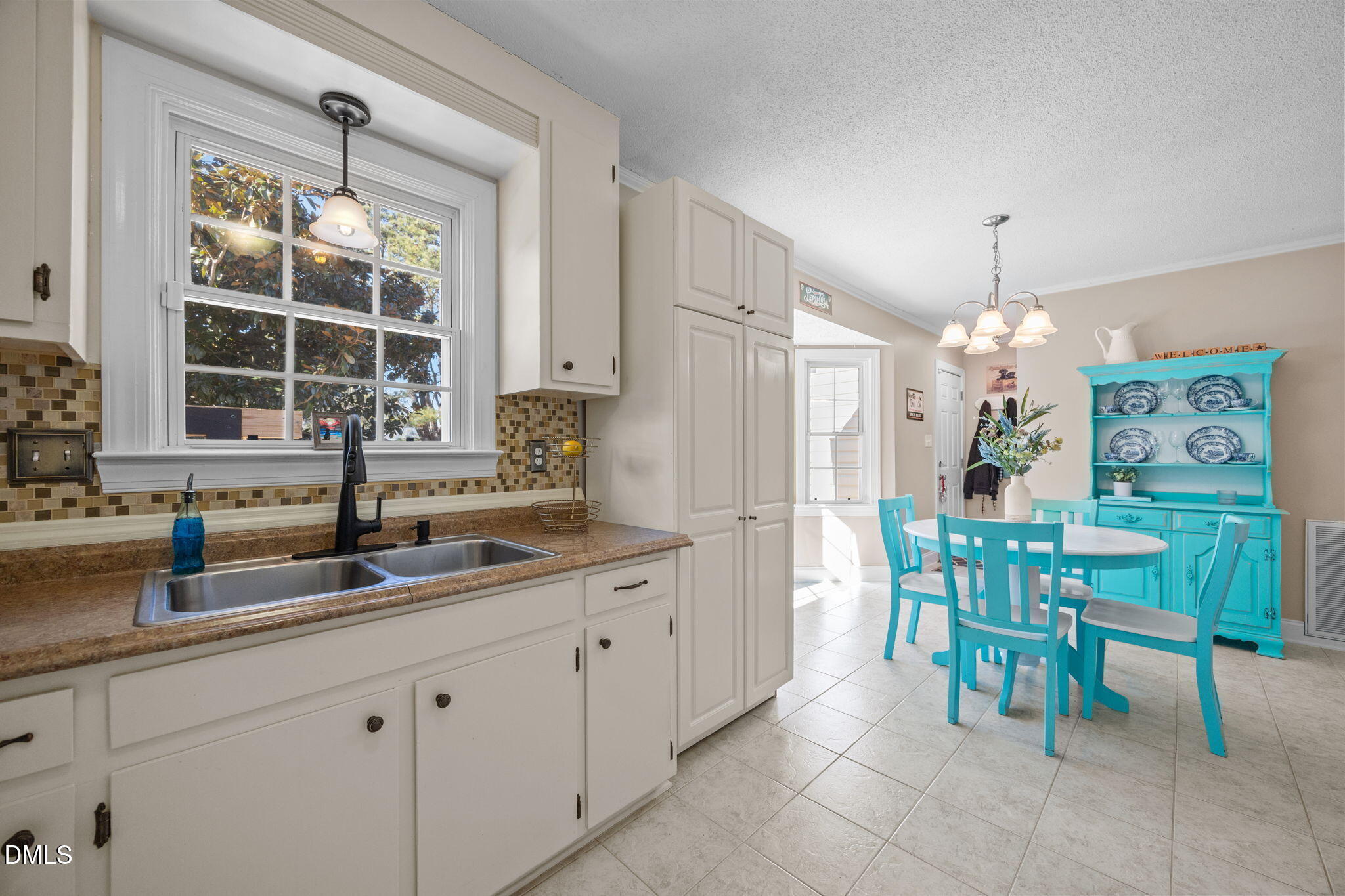 102 Briarcliff Street Apex, NC 27502 - Photo 3 of 28 43-web-or-mls-IMG_5430