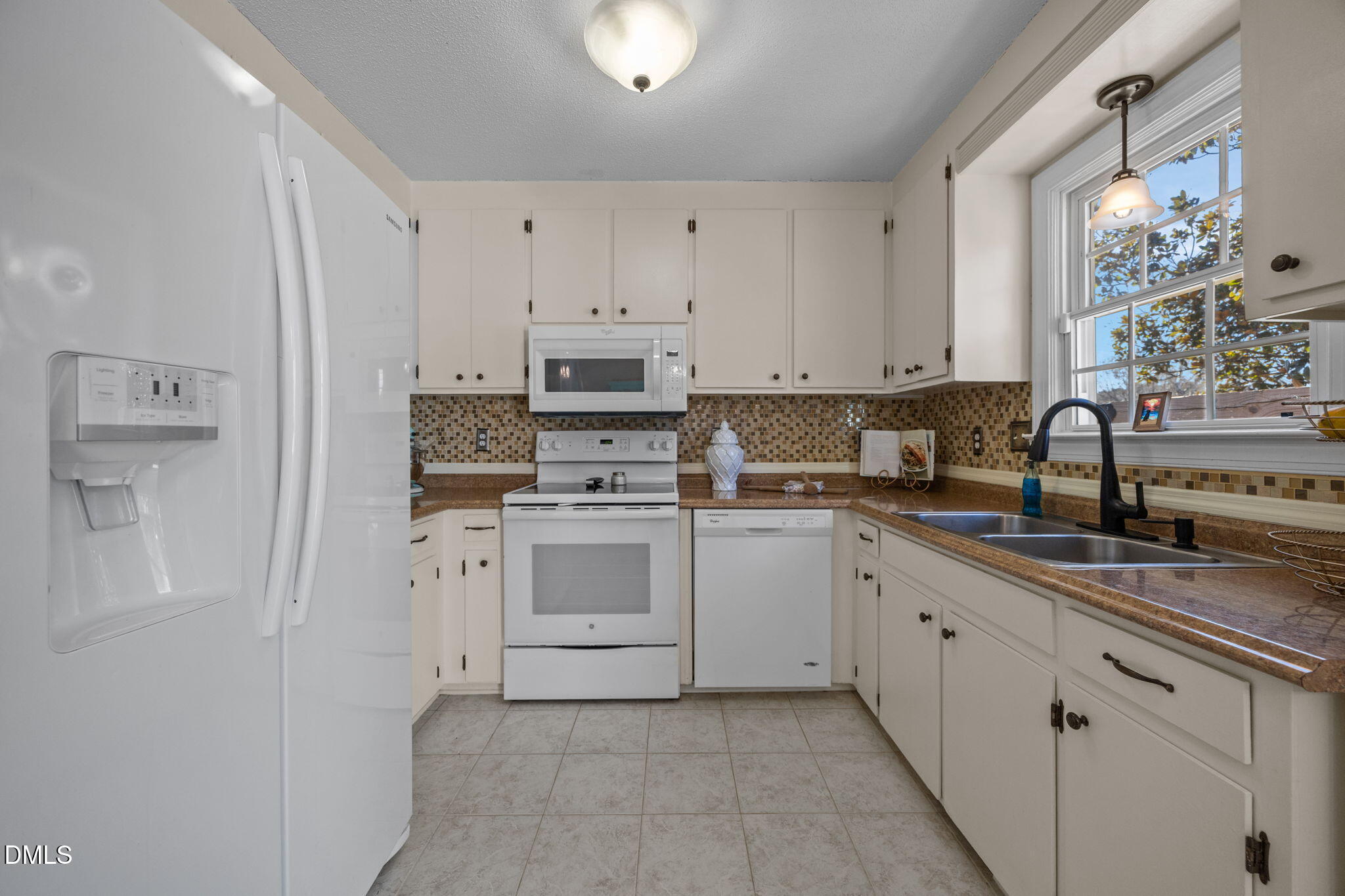 102 Briarcliff Street Apex, NC 27502 - Photo 6 of 28 41-web-or-mls-IMG_5424