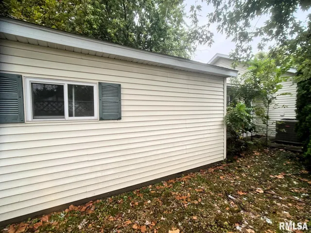 $155,000 | 617 North 10th Street, Herrin, IL 62948