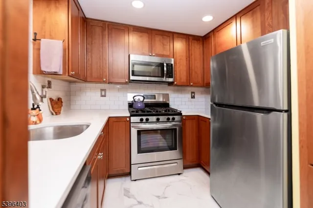 $299,900 | 156 Osprey Road, Hackettstown, NJ 07840