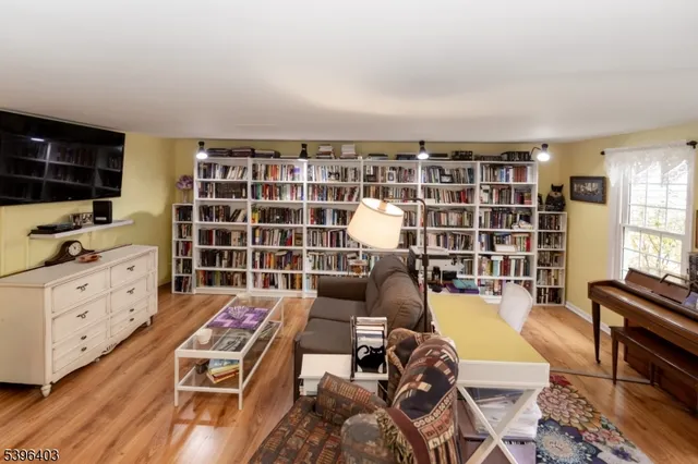 $299,900 | 156 Osprey Road, Hackettstown, NJ 07840