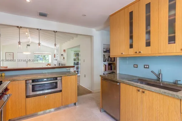 $9,700 | 1123 Bay Drive, Miami Beach, FL 33141