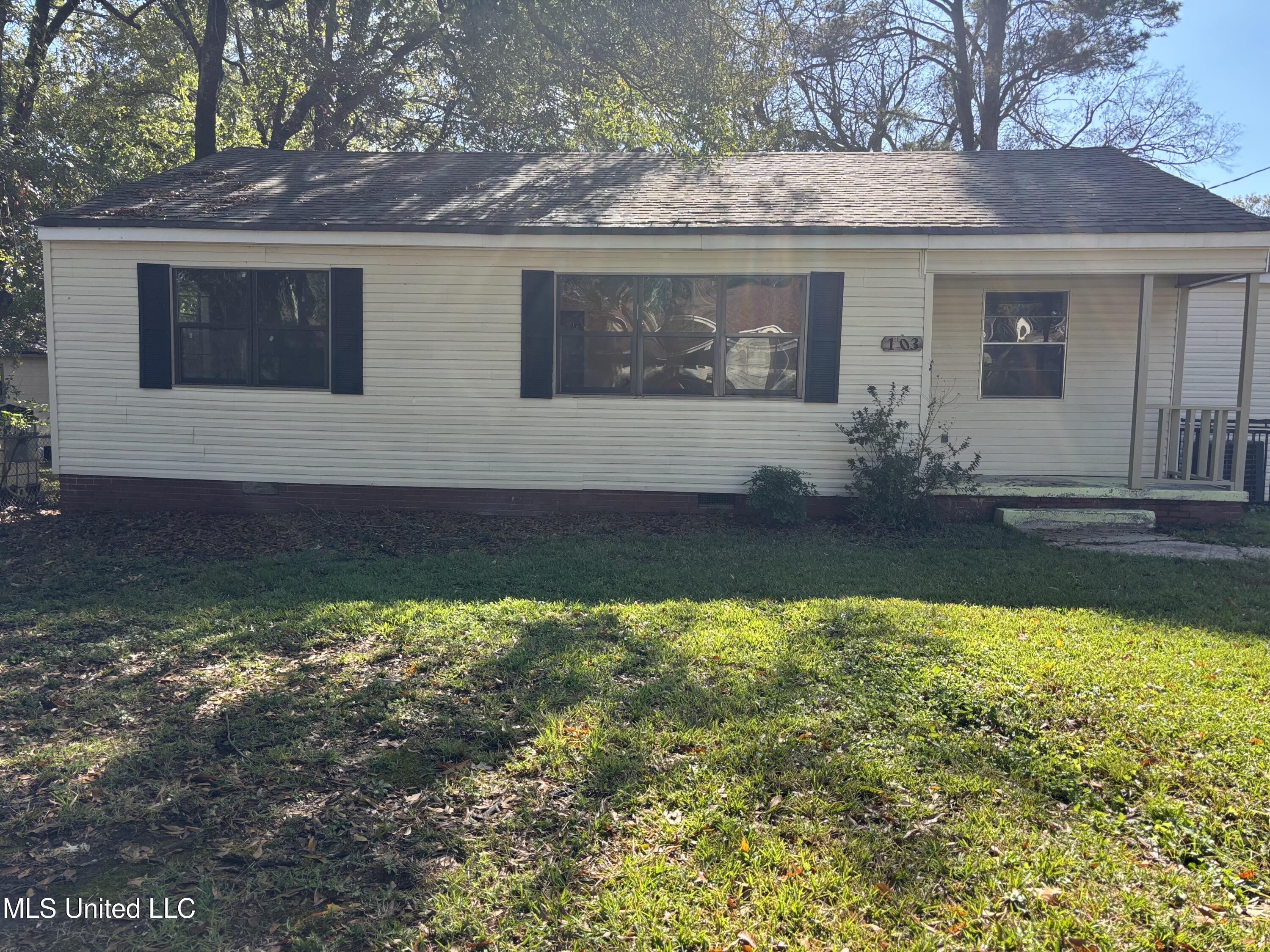 103 Fair Court Jackson, MS 39209 - Photo 1 of 8 House