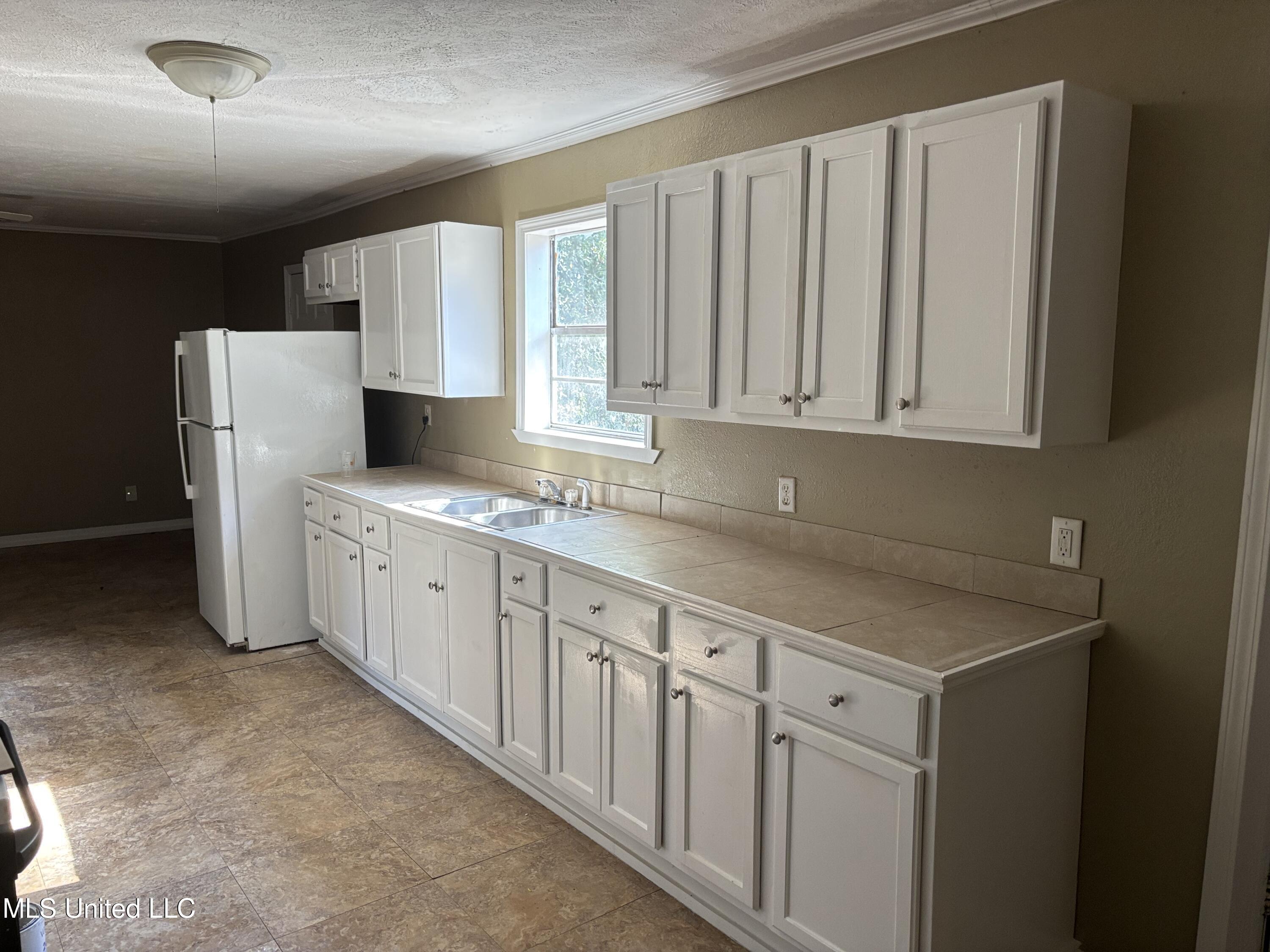 103 Fair Court Jackson, MS 39209 - Photo 2 of 8 IMG_5229