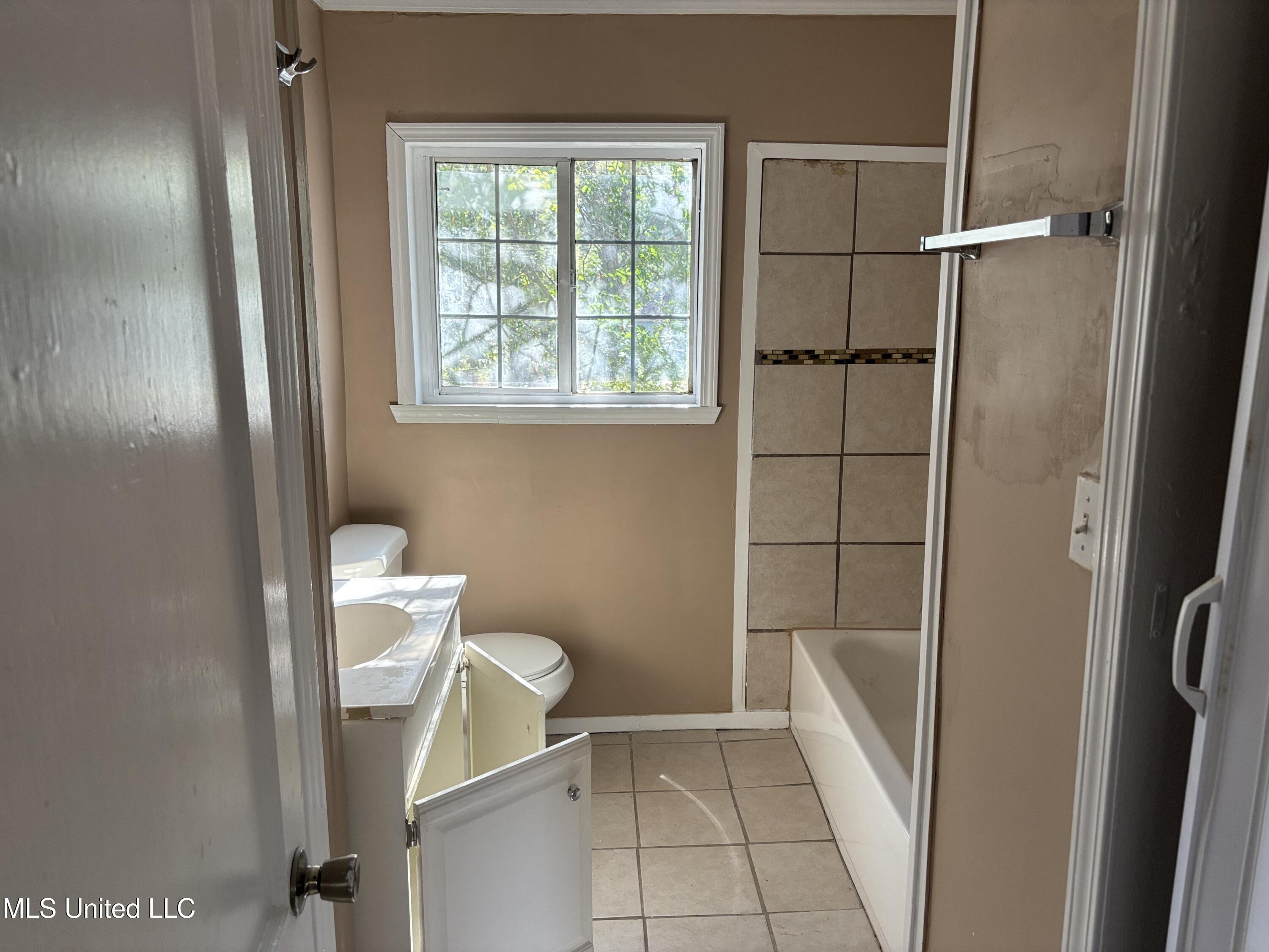 103 Fair Court Jackson, MS 39209 - Photo 5 of 8 IMG_5232