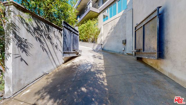 a view of a back yard of the house