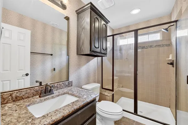 $539,900 | 127 Lake Trail Drive, Red Oak, TX 75154