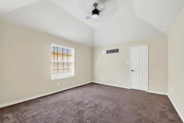 $539,900 | 127 Lake Trail Drive, Red Oak, TX 75154